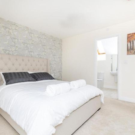 4 Bed 3 Bath - Kirkstall House By Alt-Stay Accommodation - Ideal For Contractors & Remote Workers - Long Stays Welcome Wakefield Eksteriør billede