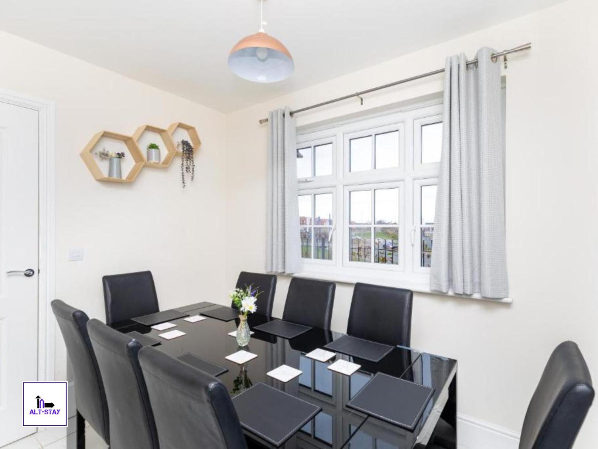 4 Bed 3 Bath - Kirkstall House By Alt-Stay Accommodation - Ideal For Contractors & Remote Workers - Long Stays Welcome Wakefield Eksteriør billede