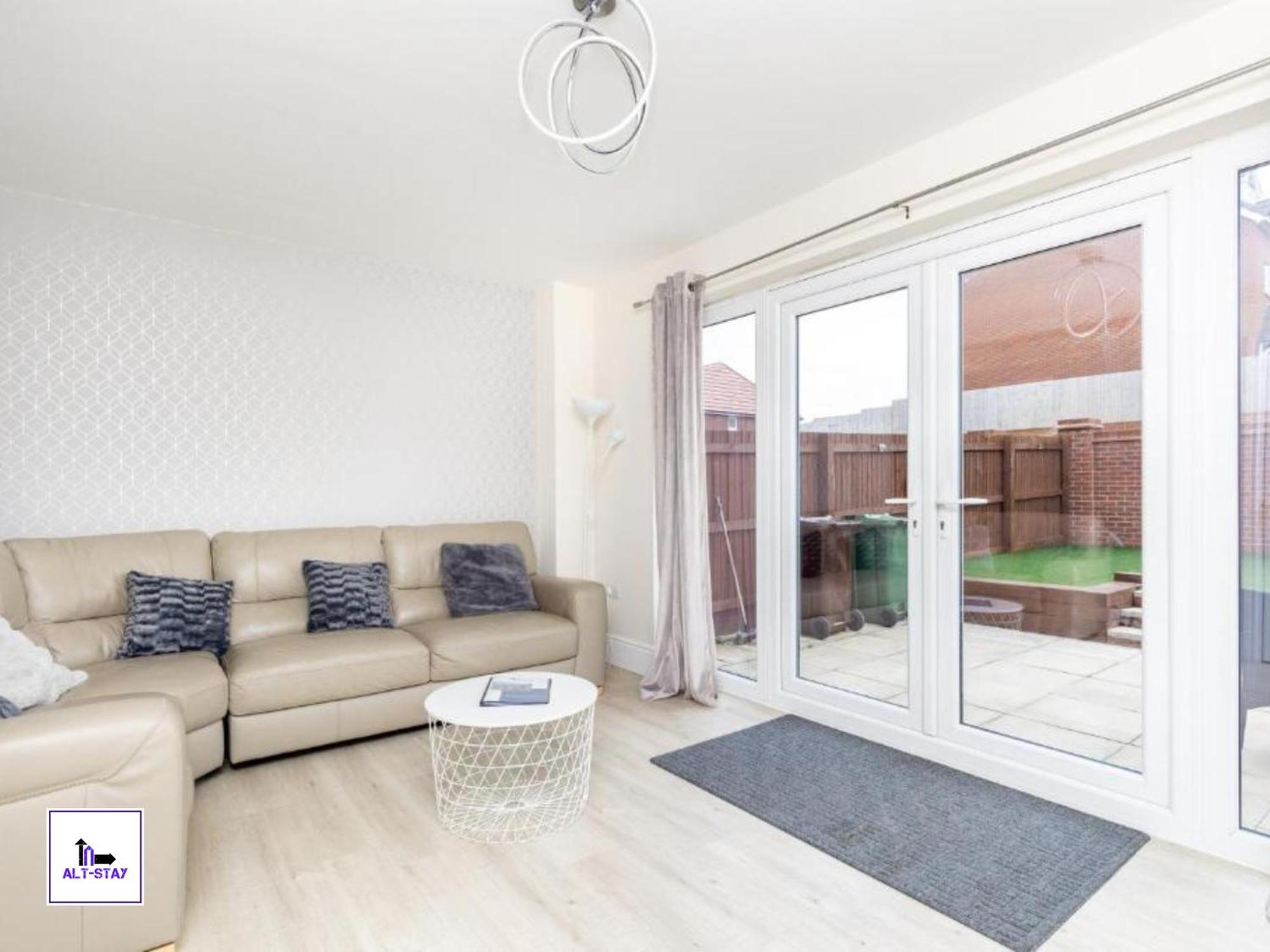 4 Bed 3 Bath - Kirkstall House By Alt-Stay Accommodation - Ideal For Contractors & Remote Workers - Long Stays Welcome Wakefield Eksteriør billede