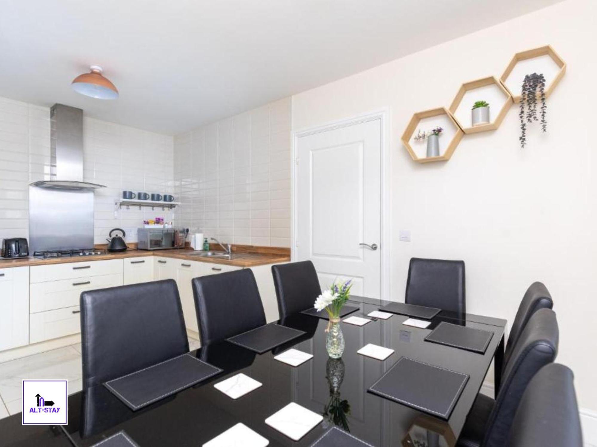 4 Bed 3 Bath - Kirkstall House By Alt-Stay Accommodation - Ideal For Contractors & Remote Workers - Long Stays Welcome Wakefield Eksteriør billede