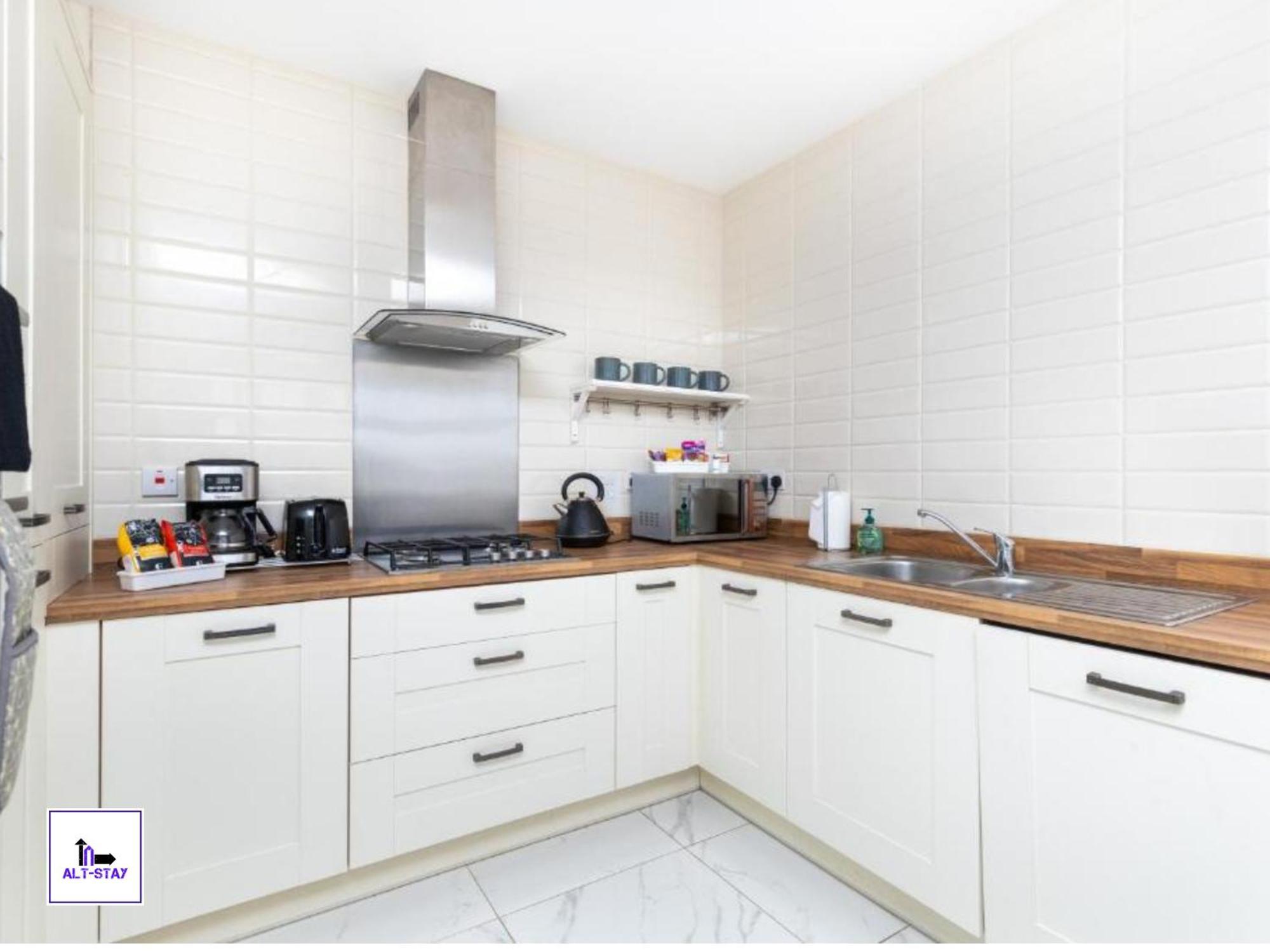 4 Bed 3 Bath - Kirkstall House By Alt-Stay Accommodation - Ideal For Contractors & Remote Workers - Long Stays Welcome Wakefield Eksteriør billede